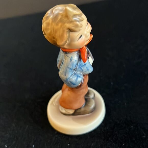 VINTAGE. GOEBEL HUMMEL. MADE IN GERMANY #553 1989. “SCAMP” - Picture 4 of 6